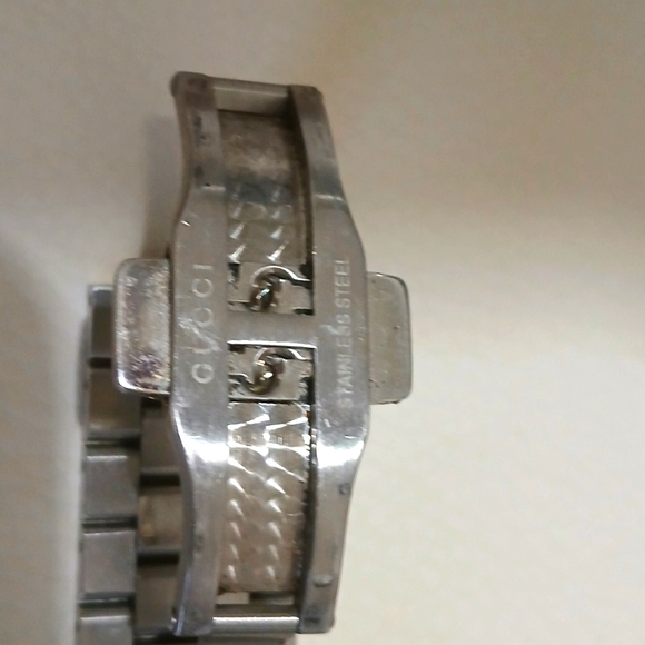 Gucci Men's Watch. - Picture 5 of 7